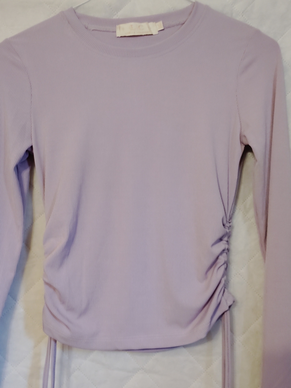 Lizette Collection Ruched Side Long-Sleeve Ribbed Top in Lavender Size Medium